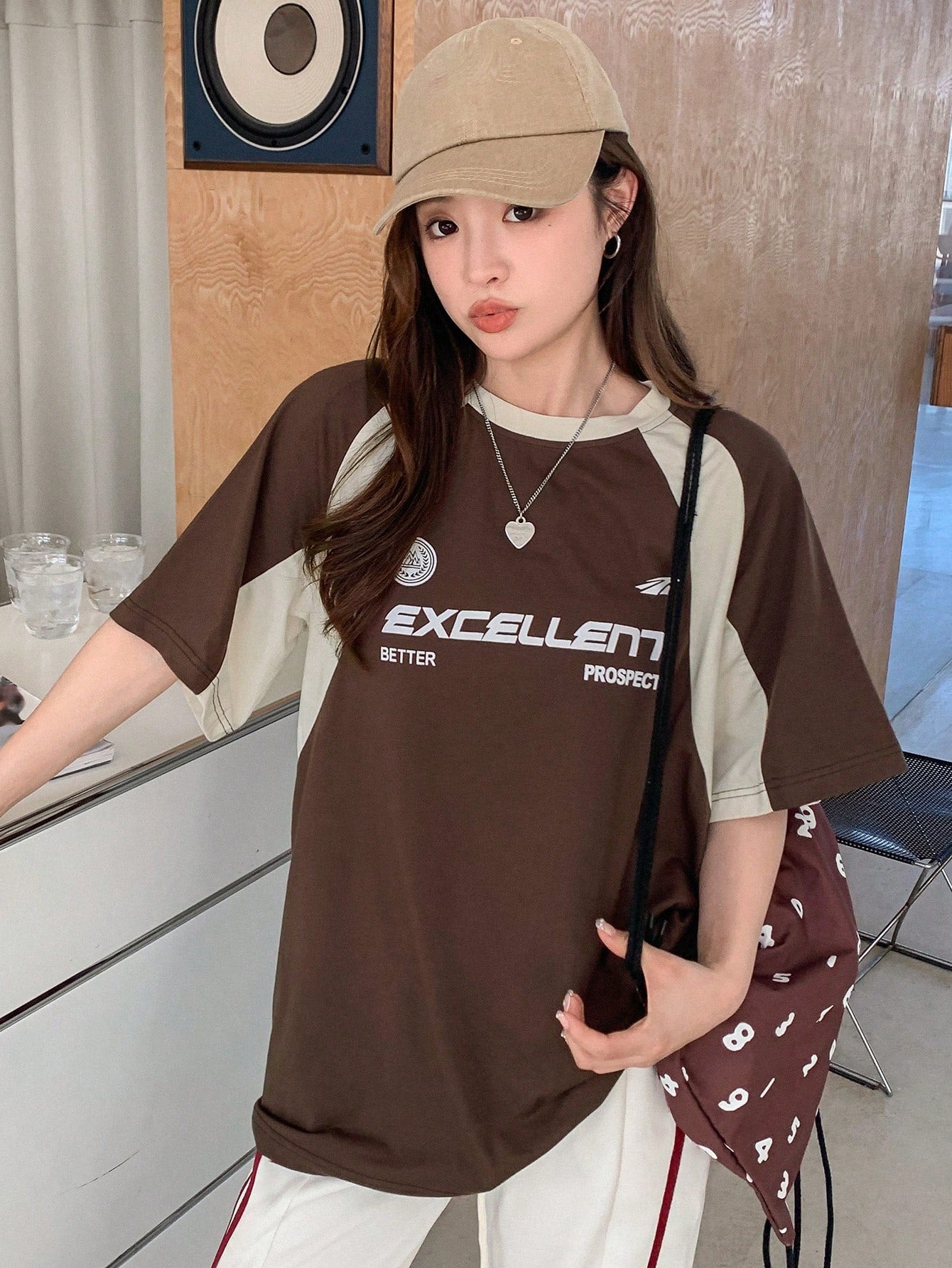 Women's Contrast Color Letter Printed Round Neck Short Sleeve T-Shirt