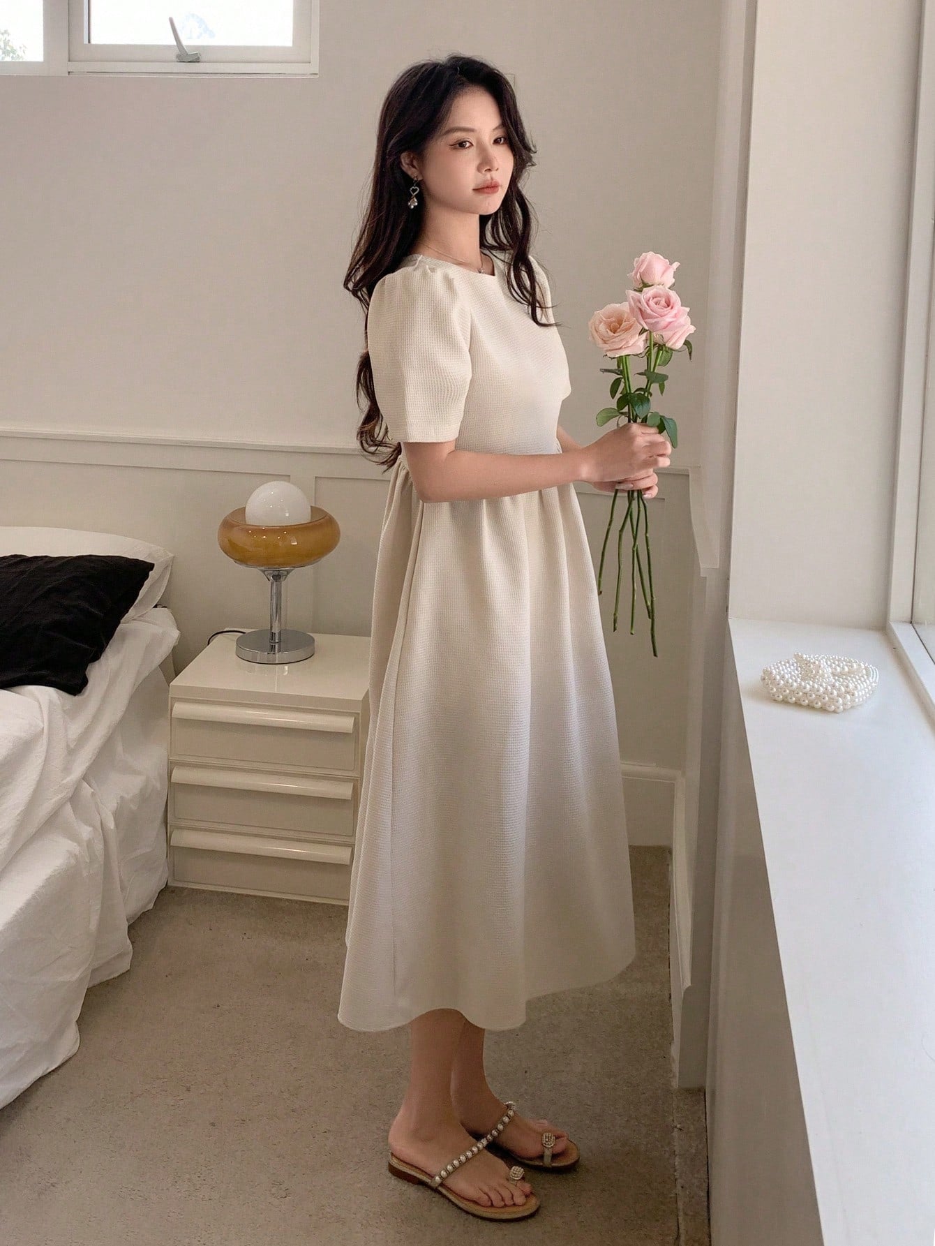Women's Puff Sleeve Waist-Cinching Dress
