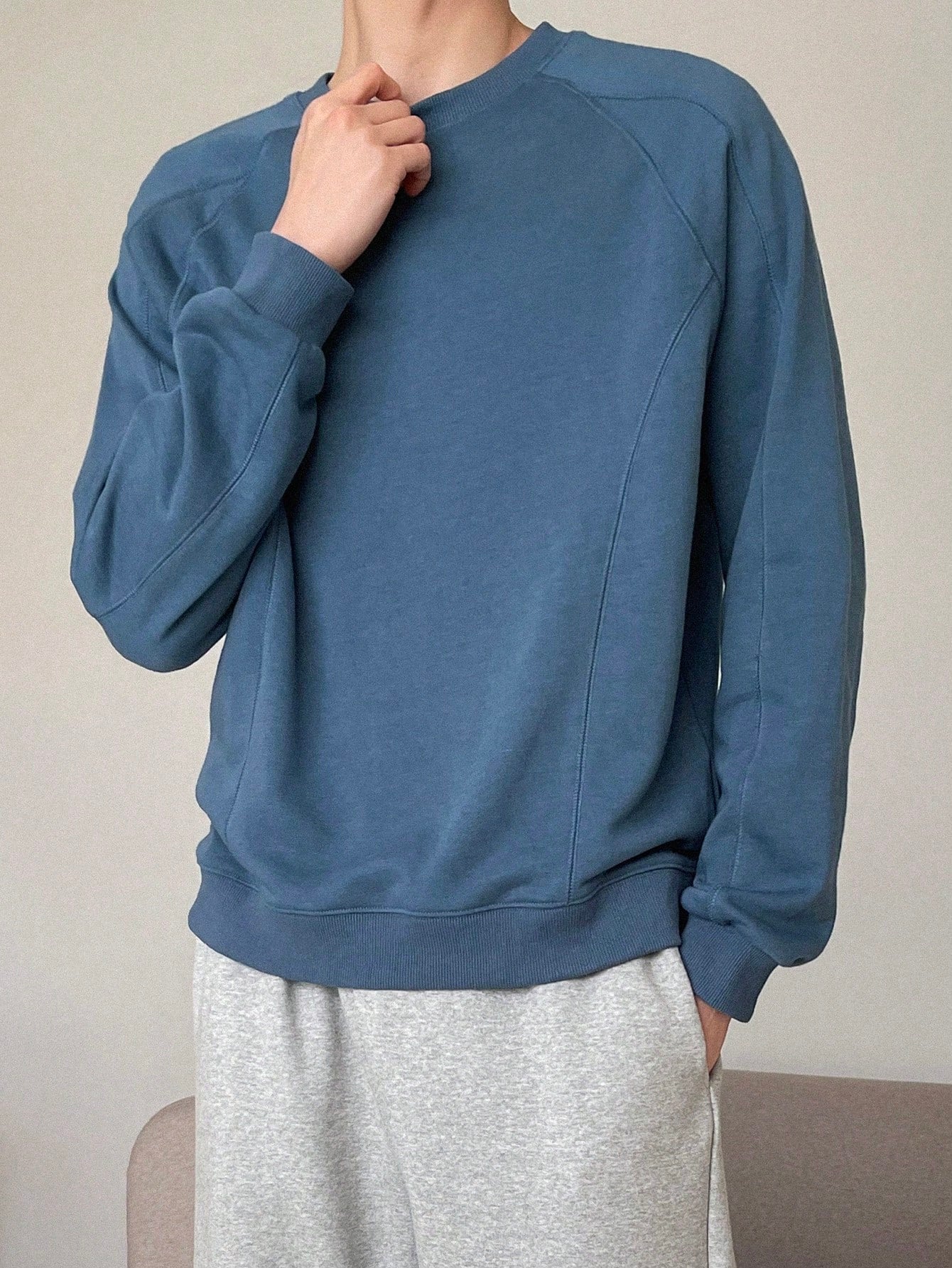 Men's Solid Color Round Neck Sweatshirt For Autumn And Winter