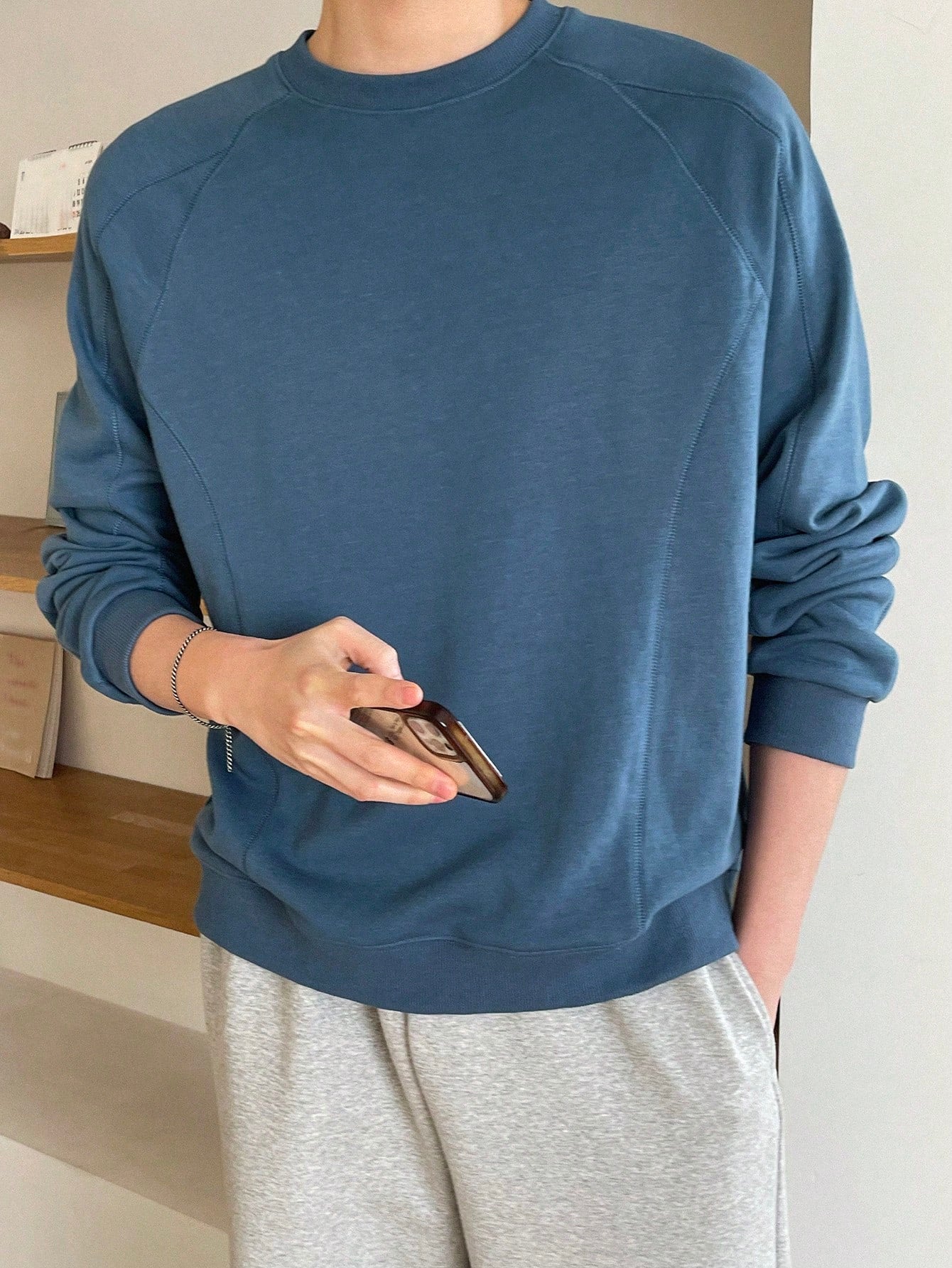 Men's Solid Color Round Neck Sweatshirt For Autumn And Winter