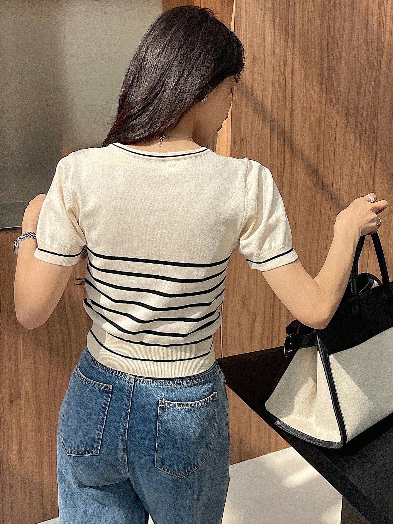 Women's Short Sleeve Striped Puff Sleeve Knit Top With Regular Shoulder