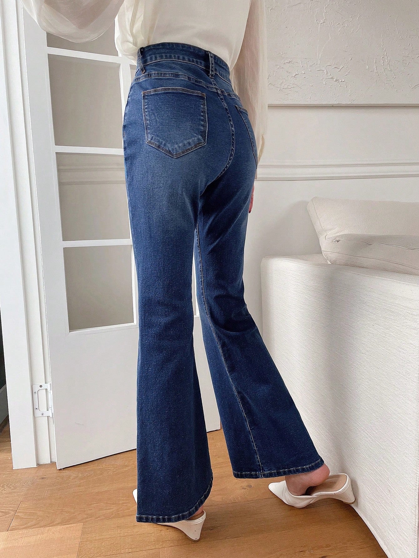Women's Flare Jeans With Washed Effect