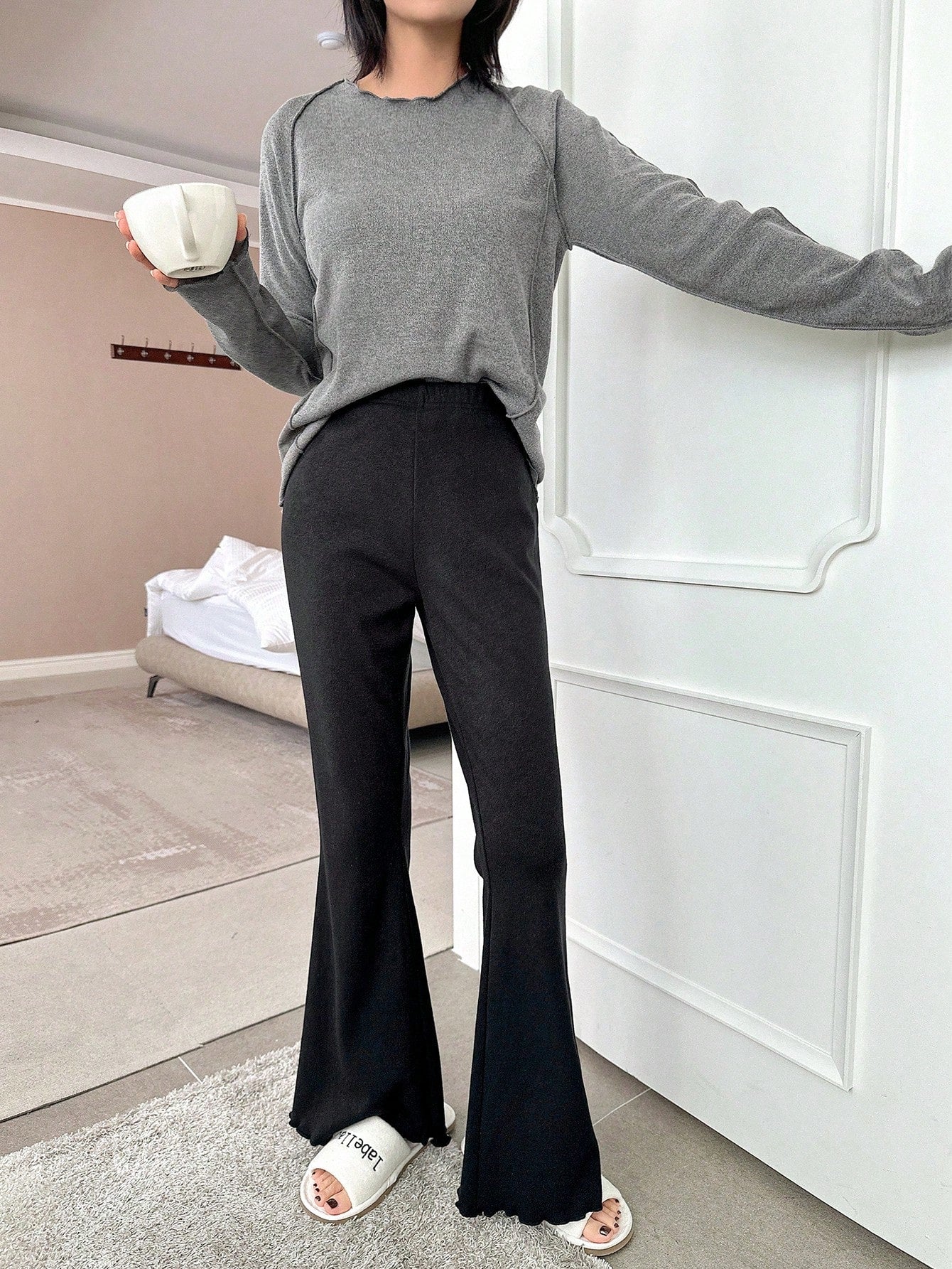 Women's Simple Comfortable Flare Pants Homewear Set With Overlock Edge