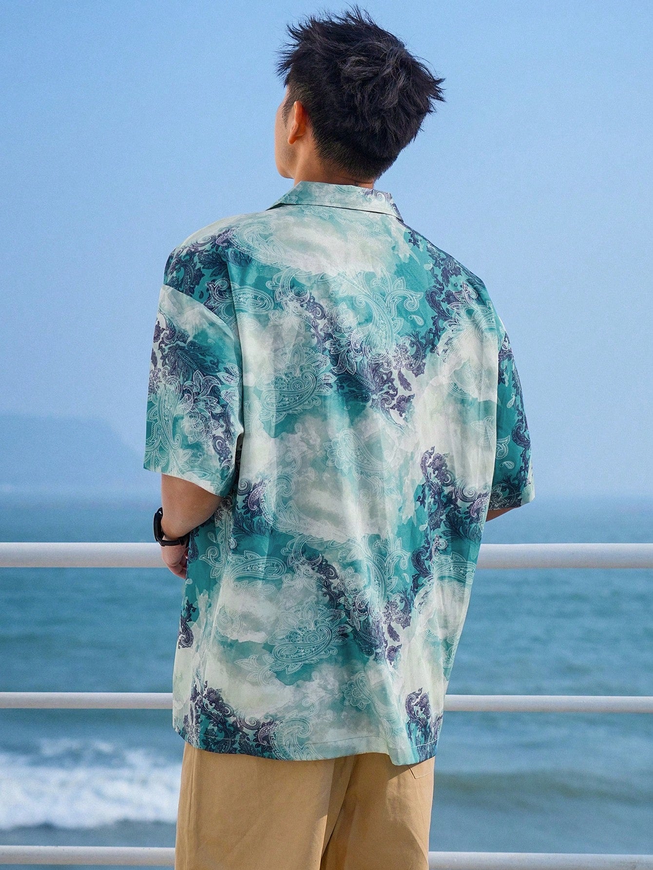 Men's Summer Beach Short Sleeve Shirt With Paisley Print