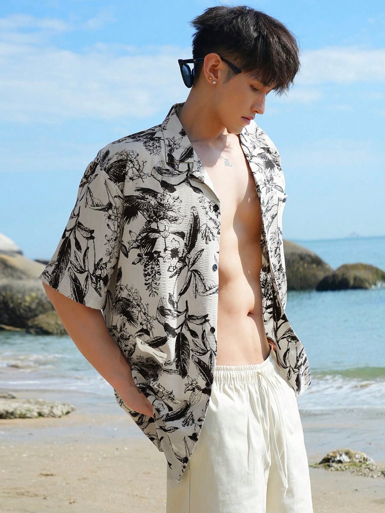 Men's Summer Printed Short Sleeve Beach Shirt With Plant Motif