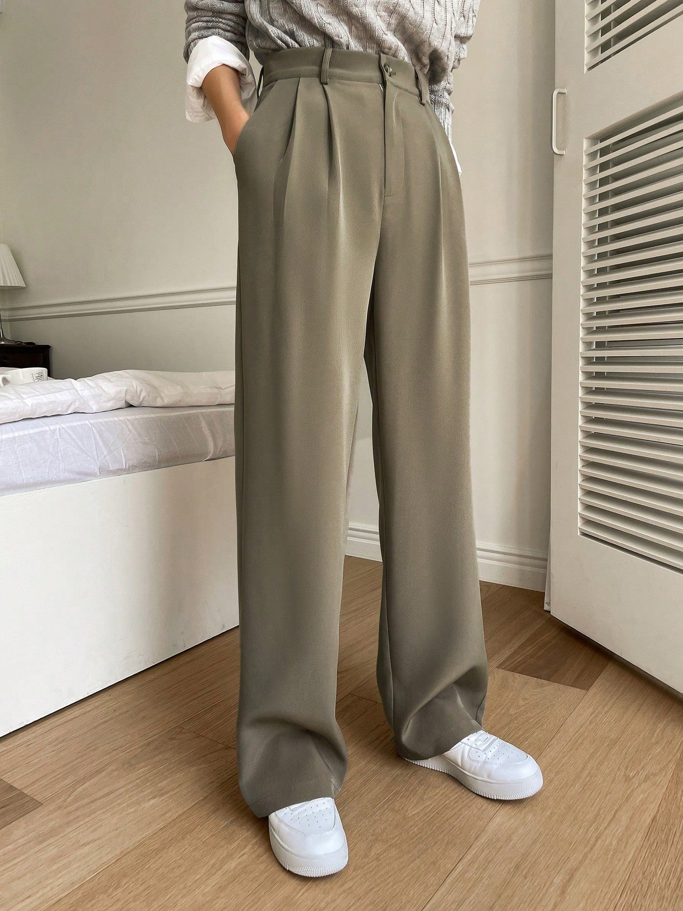 Plicated Detail Suit Pants